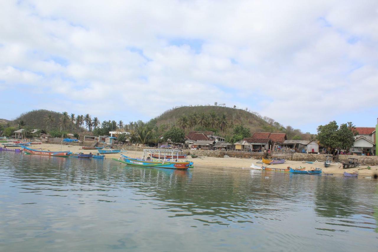 Duyung Rooms & Resto Gerupuk Bumbang Dış mekan fotoğraf